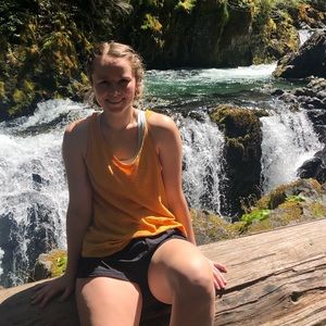 Meet your Posher, Emily